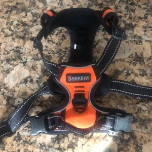 Bark bay no pull dog harness good condition